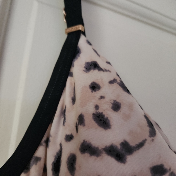 Calvin Klein Women's Cheetah Print One Piece Swimsuit Size 12 . - Picture 3 of 5